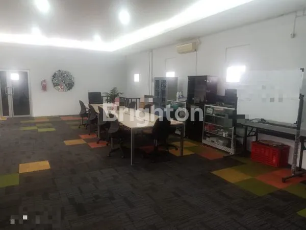 image KANTOR, GUDANG BONUS MESS KARYAWAN DI JL. RAYA BOGOR, CIMANGGIS (2)