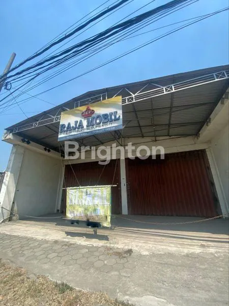 BANGUNAN BEKAS BENGKEL MOBIL