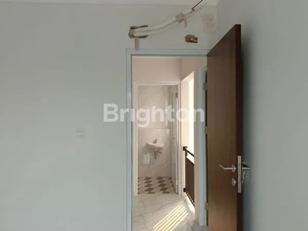 image RUMAH 2 LANTAI 3KT SIAP HUNI LOKASI STRATEGIS DEKAT TOL JORR  JATIASIH   (4)