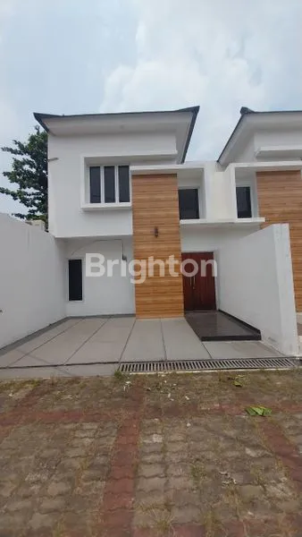 image RUMAH 2 LANTAI 3KT SIAP HUNI LOKASI STRATEGIS DEKAT TOL JORR  JATIASIH   (1)