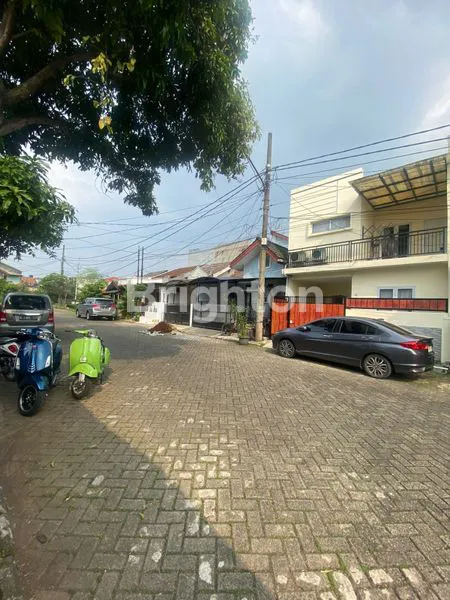 image RUMAH CANTIK 2 LANTAI SIAP HUNI DALAM CLUSTER GRAHA BINTARO (2)