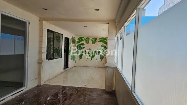 image RUNGKUT MEJOYO SIAP PAKAI DERETAN CAFE TONGKRONGAN ANAK MUDA (6)