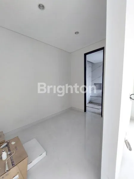 image GRAHA FAMILI BARU GRESS LUXURY AMERICAN STYLE SIAP HUNI (5)