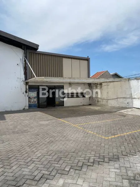 image GUDANG SIAP PAKAI RAYA MASTRIP KARANGPILANG BISA AKSES KENDARAAN BESAR (2)