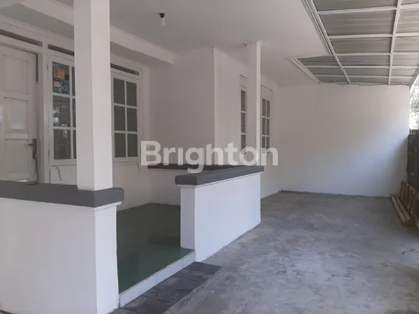image RUMAH STRATEGIS DEKAT KAMPUS UGM DI SEWAKAN COCOK UNTUK TEMPAT TINGGAL DAN UNTUK KANTOR DI JALAN KALIURANG KM 5, YOGYAKARTA (6)
