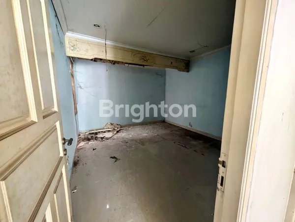 image RUMAH TUA HITUNG TANAH DI PURI INDAH (7)