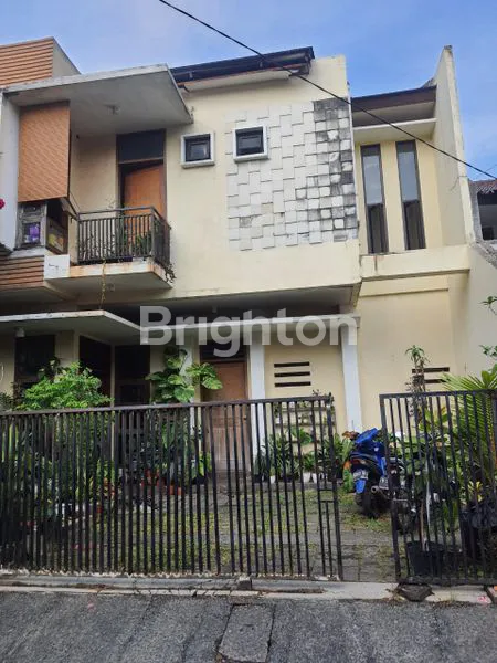 image RUMAH 2 LANTAI DAN RUMAH KOS DI LOKASI STRATEGIS DI JAKBAR (1)