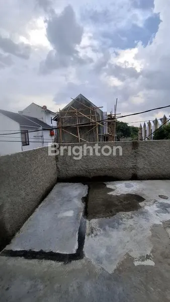 image DIJUAL RUMAH MINIMALIS  2 LANTAI SAYAP KOTA BARU PARAHYANGAN (8)