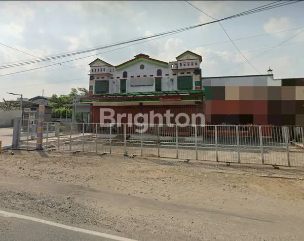 RUKO LEBAR 13 METER DENGAN KONSEP BISA DIPAKAI TOKO, CAFE, KANTORAN DI TENGAH KAB TULUNGAGUNG