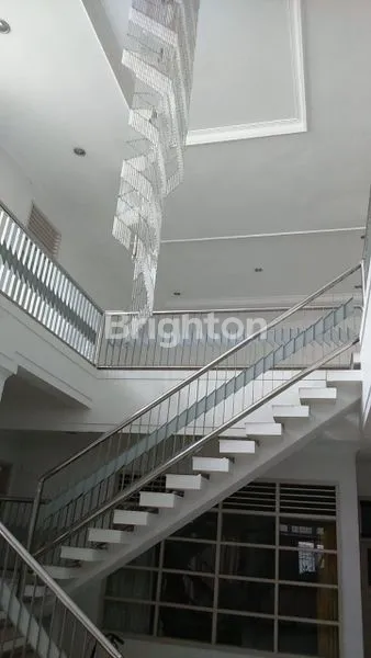 image RUMAH USAHA TENGAH KOTA HARGA DIBAWAH NJOP (2)