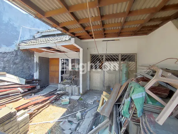 image RUMAH BUTUH RENOVASI DI PONDOK TJANDRA SIDOARJO (3)