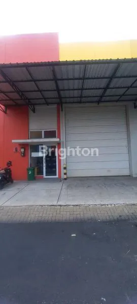 GUDANG SIAP PAKAI DI KOMPLEK PERGUDANGAN BIZPARK CAKUNG JAKARTA TIMUR