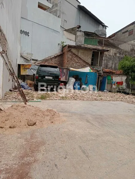 image TANAH KOSONG DALAM KOMPLEKS JELAMBAR (2)