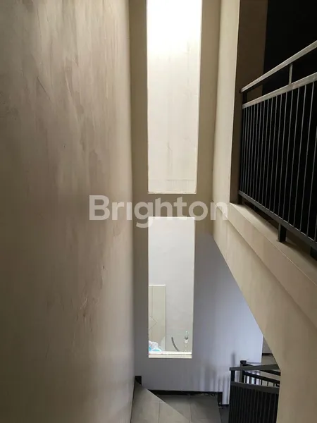 image RUMAH STRATEGIS, DEKAT SEKALI DENGAN MERR, RUNGKUT DAN NYAMAN, SIAP HUNI (8)