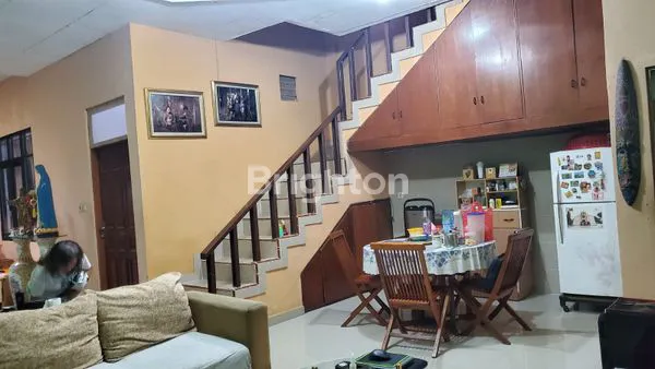 image RUMAH SIAP HUNI, 2 LANTAI, HARGA NEGO (3)