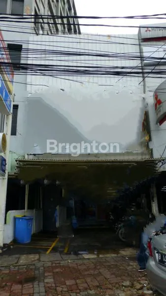 RUKO KOMERSIAL PASAR BARU 2.5 LANTAI DENGAN HARGA DIBAWAH NJOP