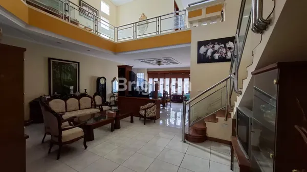 image RUMAH SECOND TERAWAT SURABAYA TIMUR DEKAT GALAXY MALL, KERTAJAYA (3)