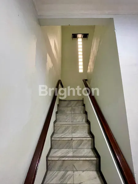 image RUMAH NYAMAN SIAP HUNI DALAM KOMPLEK YANG ASRI DANTENANG DI PURI SRIWEDARI CIBUBUR (3)