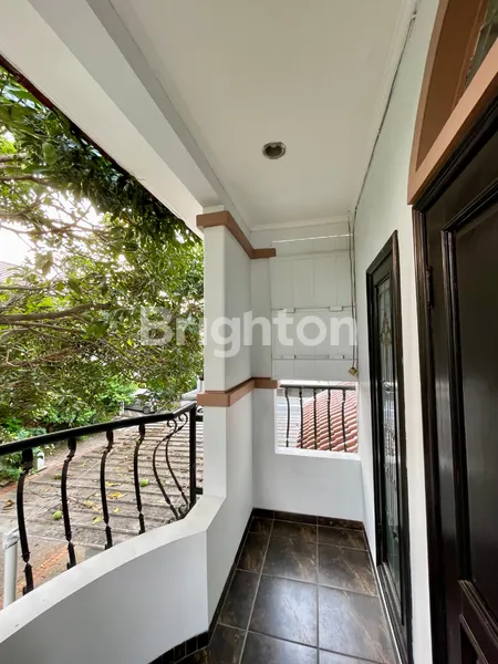 image RUMAH NYAMAN SIAP HUNI DALAM KOMPLEK YANG ASRI DANTENANG DI PURI SRIWEDARI CIBUBUR (5)