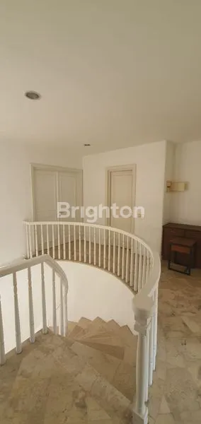 image RUMAH TAMAN GOLF LIPPO KARAWACI (6)