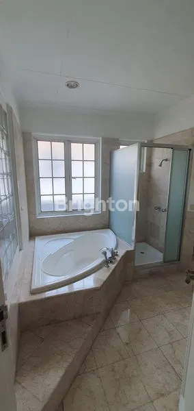 image RUMAH TAMAN GOLF LIPPO KARAWACI (7)