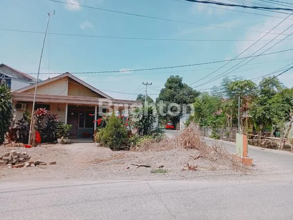 image RUMAH BESERTA TANAH LOKASI STRATEGIS  POSISI HOOK (2)