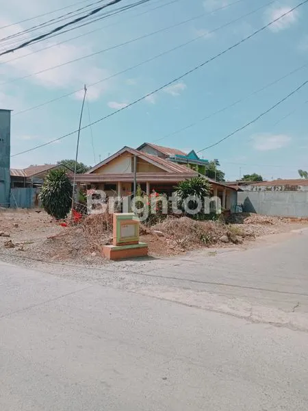 image RUMAH BESERTA TANAH LOKASI STRATEGIS  POSISI HOOK (4)