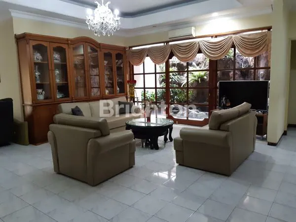 image RUMAH DENGAN TANAH LUAS DI CONDET JAKARTA TIMUR PINGGIR JALAN STRATEGIS COCOK UNTUK HUNIAN DAN PENGEMBANGAN BISNIS (5)