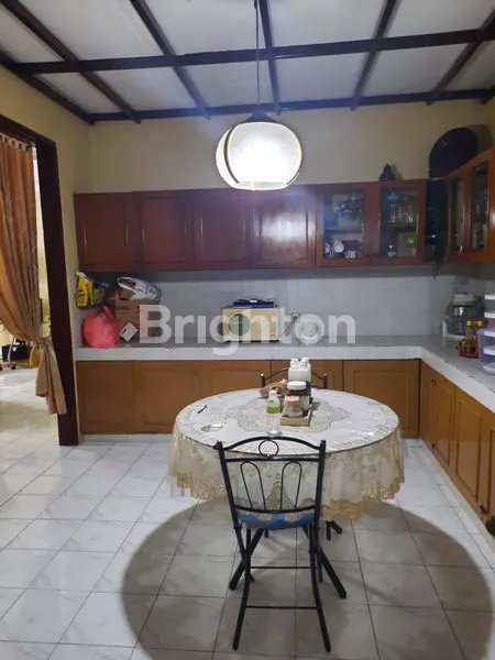 image RUMAH DENGAN TANAH LUAS DI CONDET JAKARTA TIMUR PINGGIR JALAN STRATEGIS COCOK UNTUK HUNIAN DAN PENGEMBANGAN BISNIS (6)