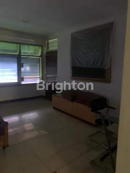 image DARMO PARK AREA ERETAN KOMERSIAL BISNIS SELANGKAH DARI RAYA MAYJEND (5)