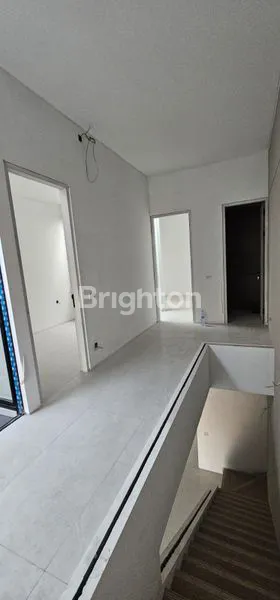 image MANYAR SPESIAL ROW 4 MOBIL!!! DESAIN MODERN, TATA RUANG LEGA. DEKAT GALAXY, PETRA, UNAIR, DAN ITS.  (4)