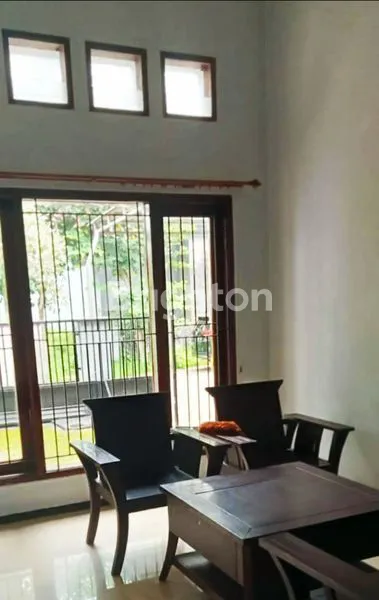 image RUMAH FURNISHED DI LOKASI STRATEGIS, PERUMAHAN RIVERSIDE, DEKAT DENGAN EXIT TOL SINGOSARI, HAWAII WATER PARK, BLIMBING, BALEARJOSARI, KOTA MALANG, JAWA TIMUR (4)
