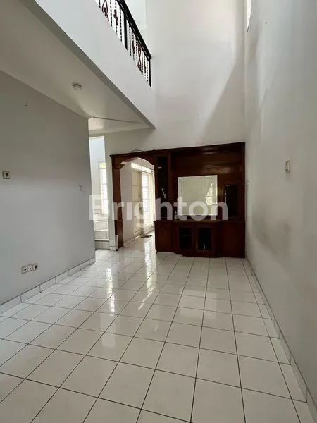 image RUMAH CANTIK TERAWAT (7)