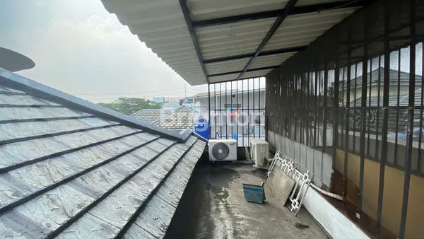 image RUMAH BAGUS SIAP HUNI DI CLUSTER BERYL GADING SERPONG (8)