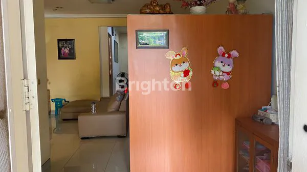 image RUMAH BAGUS SIAP HUNI DI CLUSTER BERYL GADING SERPONG (3)