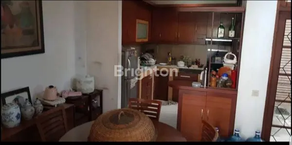 image RUMAH SIAP HUNI DI CLUSTER VERSAILLES RESIDENCE SERPONG (4)