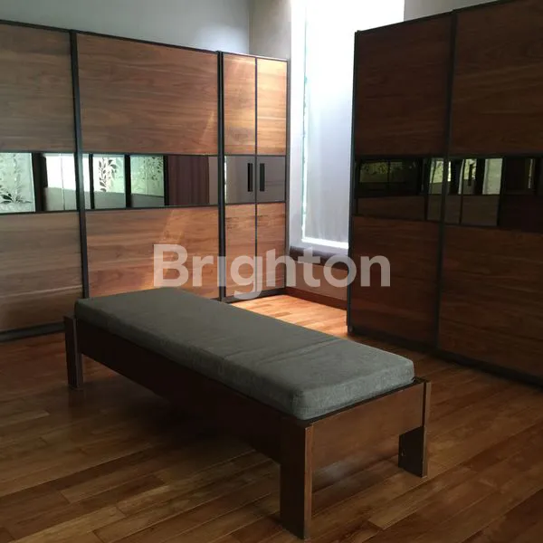 image RUMAH SUPER MEWAH DENGAN KOLAM RENANG AIR HANGAT DI LIPPO KARAWACI, TANGERANG (10)