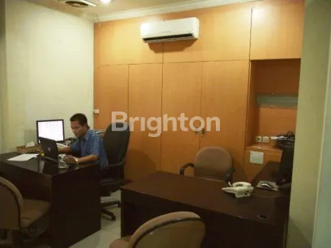 image GEDUNG 2 LANTAI SIAP PAKAI DI PETERONGAN SEMARANG SELATAN. FULL FURNISHED BISA UNTUK KANTOR, CAFE, RESTORAN DLL (6)
