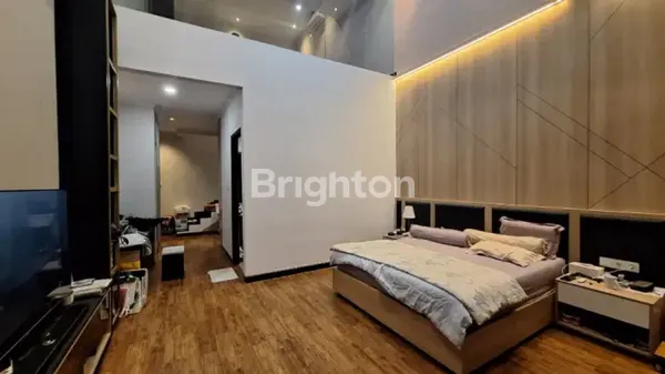 image RUNGKUT MEWAH TERAWAT LOKASI NYAMAN LINGKUNGAN ASRI DEKAT MERR (3)