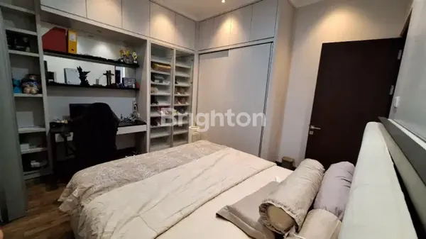 image RUNGKUT MEWAH TERAWAT LOKASI NYAMAN LINGKUNGAN ASRI DEKAT MERR (5)