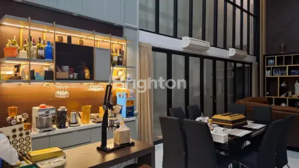 image RUNGKUT MEWAH TERAWAT LOKASI NYAMAN LINGKUNGAN ASRI DEKAT MERR (7)