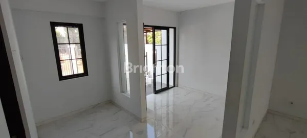 image SIAP HUNI RUMAH 2 LANTAI VILLA SENTRA RAYA, CITRALAND SURABAYA BARAT (2)