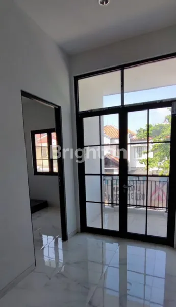 image SIAP HUNI RUMAH 2 LANTAI VILLA SENTRA RAYA, CITRALAND SURABAYA BARAT (6)