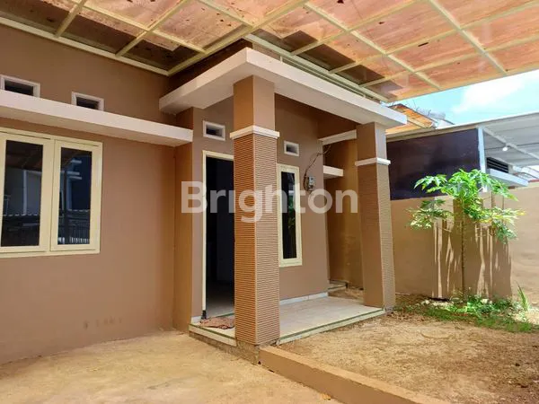 image RUMAH 2.5 LANTAI DI PERUMAHAN BEJI BATU MALANG DIJUAL MURAH (2)