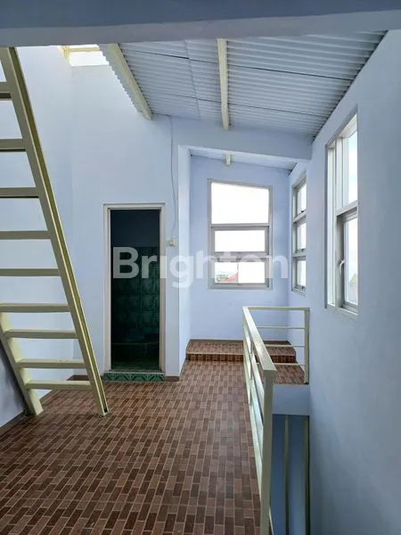 image RUMAH 2.5 LANTAI DI PERUMAHAN BEJI BATU MALANG DIJUAL MURAH (6)