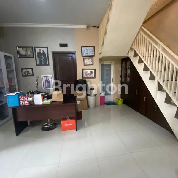 image RUMAH 2,5 LANTAI DI JL DANAU LIMBOTO (5)