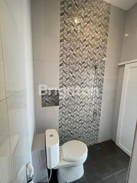 image RUMAH EKSKLUSIF SIAP HUNI DI PERUMAHAN TIMAH DEPOK – FASILITAS LENGKAP (6)