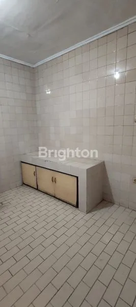 image RUMAH LUAS, BISA HITUNG TANAH, PARKIRAN LUAS, DARMO HARAPAN (6)