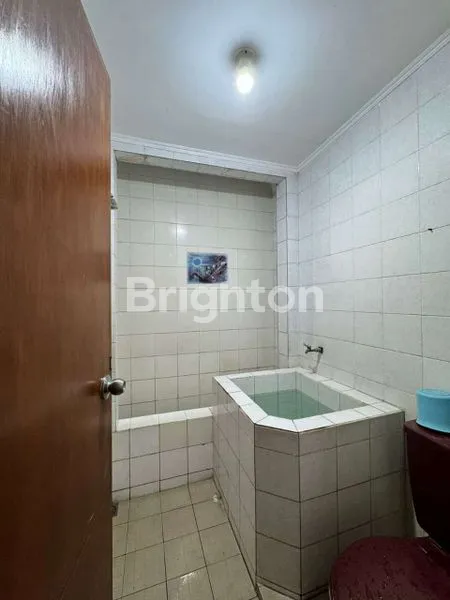 image DIJUAL RUMAH DI PERUMAHAN SUNTER HIJAU (8)