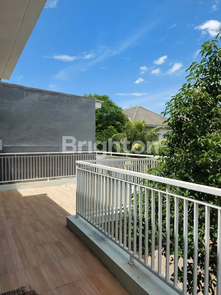 image RUMAH 2 LANTAI BARU RENOVASI POSISI HOOK DISCOVERY FIORE BINTARO JAYA (8)